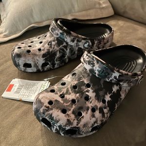 NWT crocs womens size 9 tie die